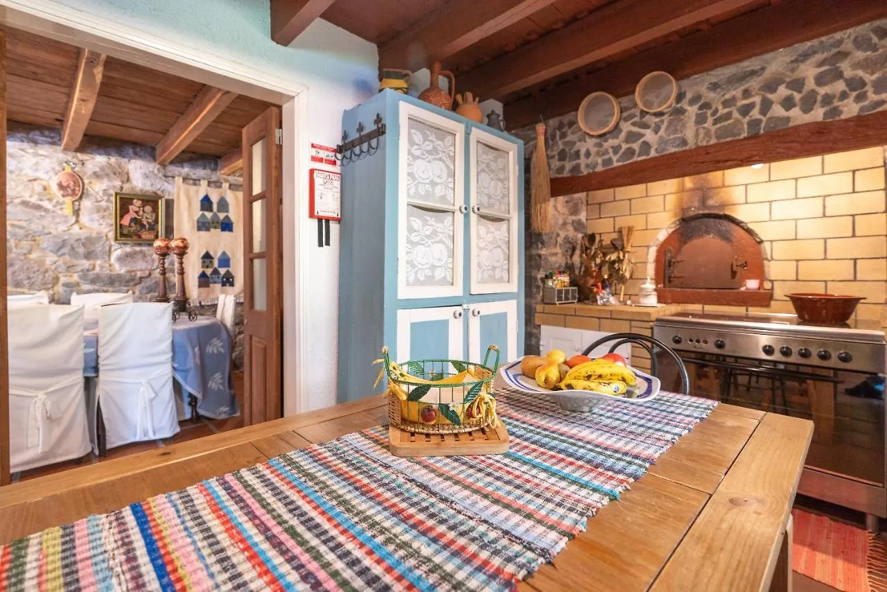 Cyane & Vigo'S Cottage, Caminho Do Massapez, N.º40 Arco da Calheta  Dağ evi